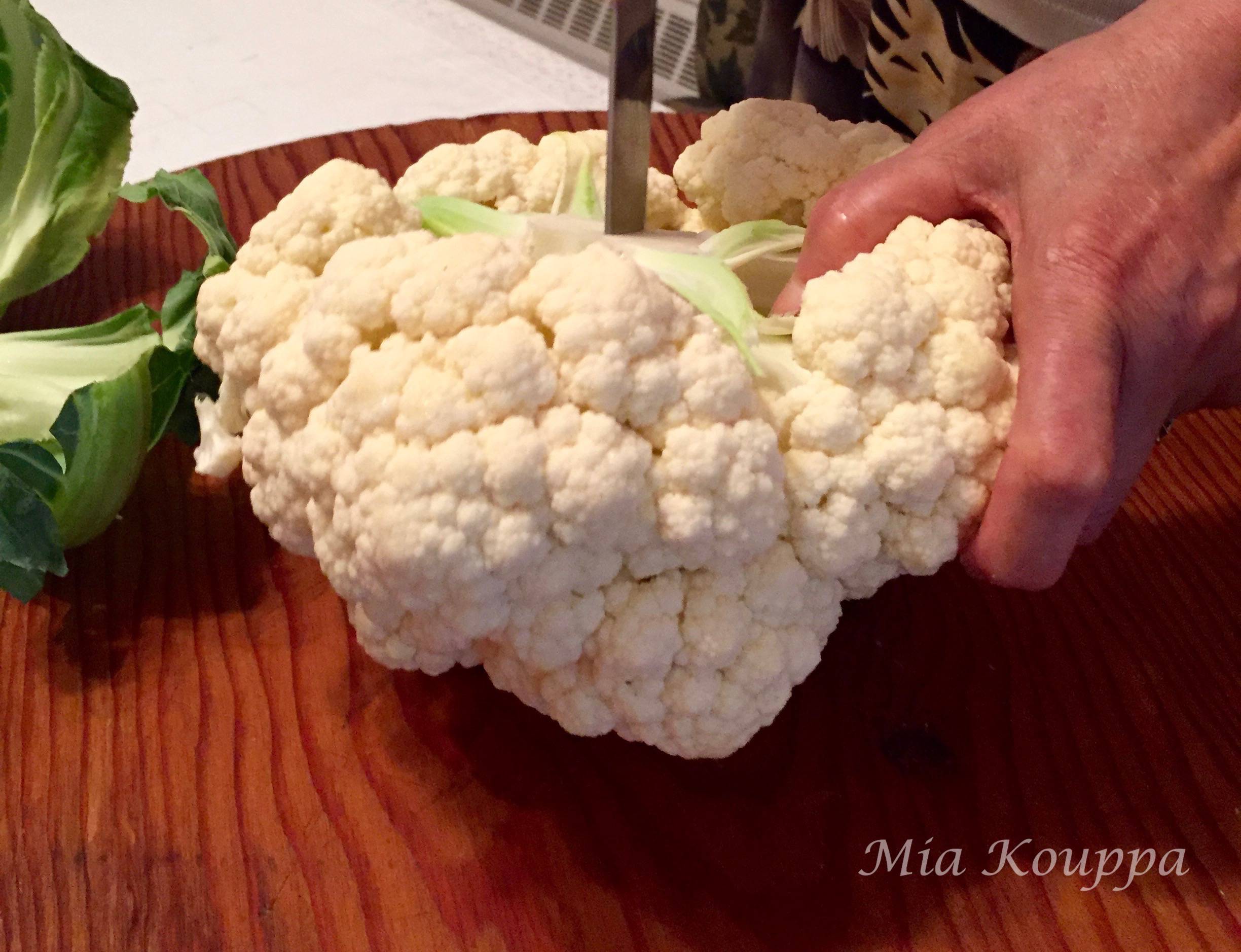 Coring a cauliflower