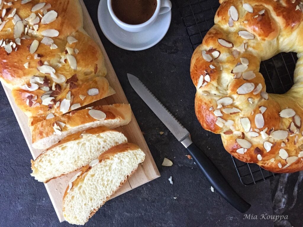 Tsoureki (Τσουρέκι), greek easter bread