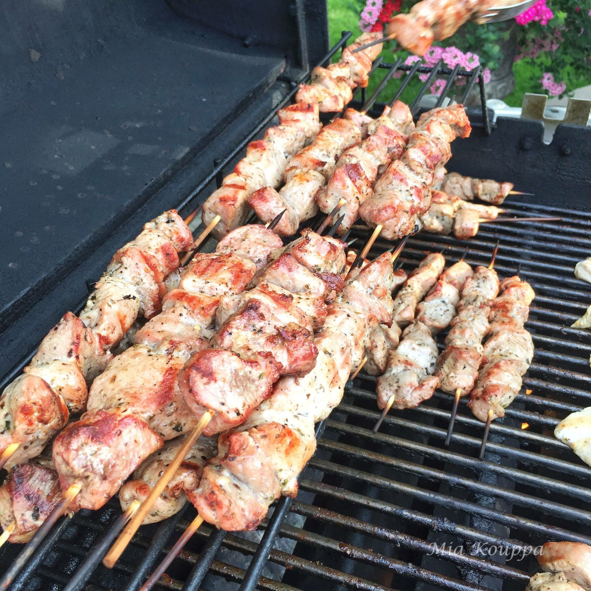 Pork souvlaki (Σουβλάκι χοιρινό) - Mia Kouppa, Traditional Greek recipes