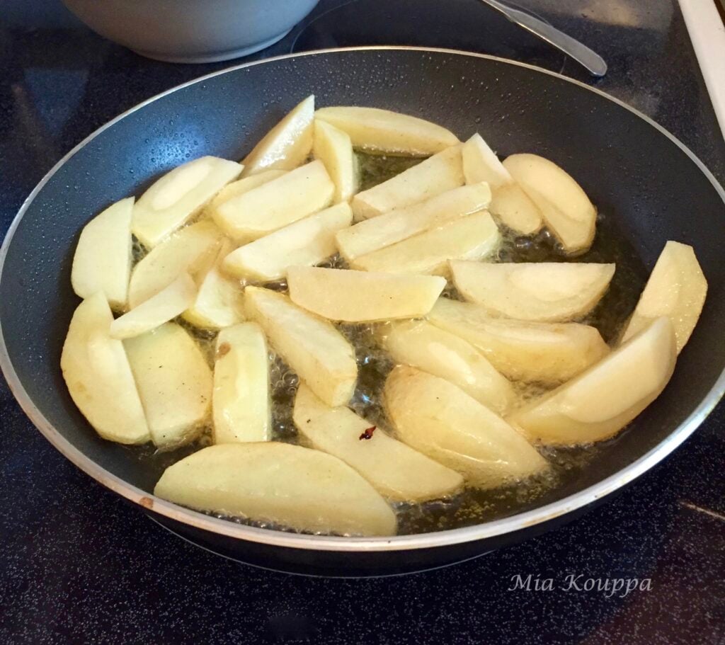 Eggplant, zucchini and potato bake Mia Kouppa