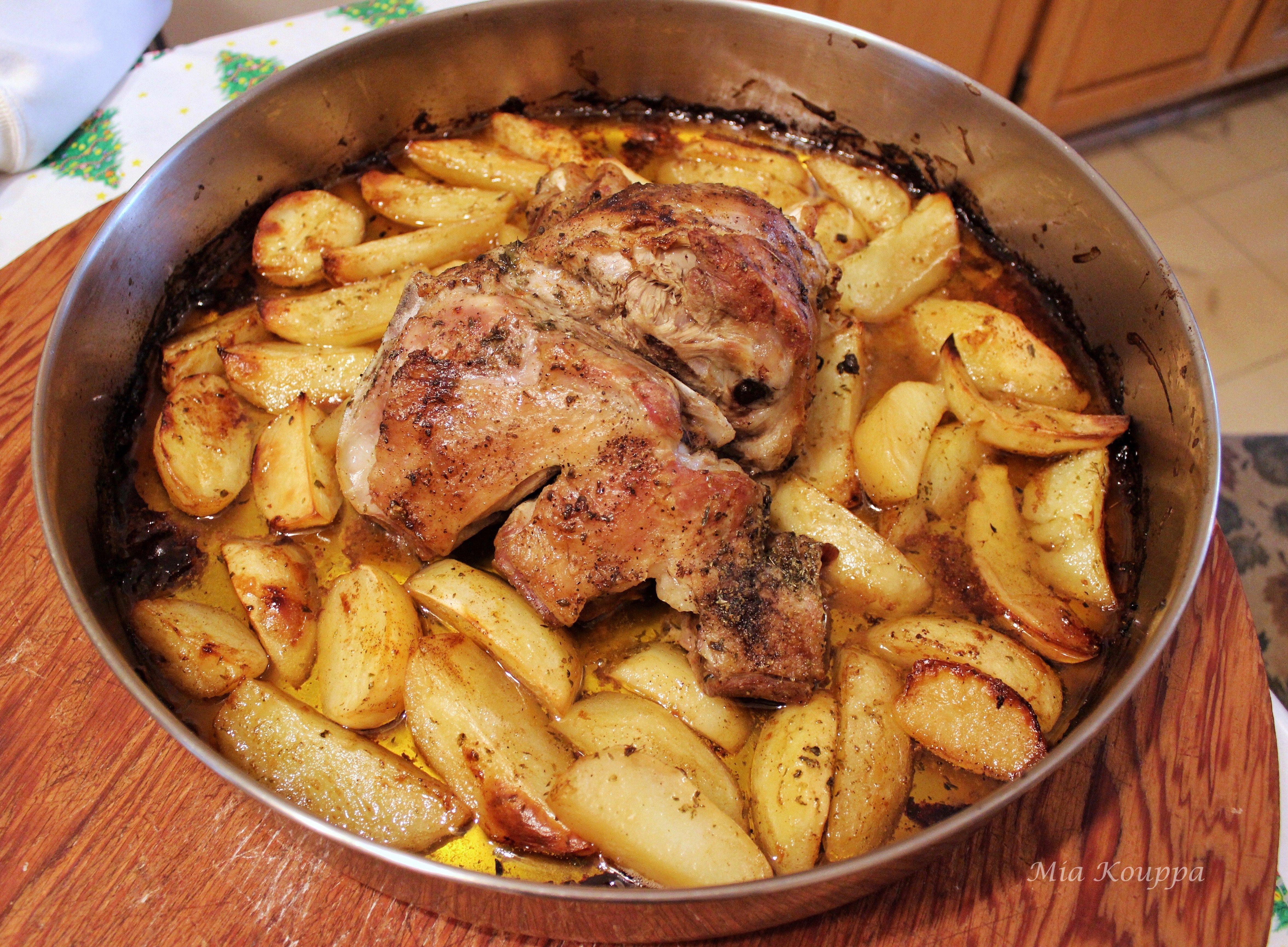 Simple recipe for Greek roasted lamb with potatoes