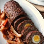 Meatloaf with hard-boiled eggs (Ρολό με κιμά και αβγά)