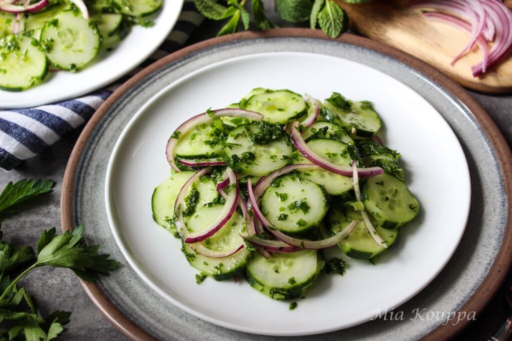 Cucumber salad (Αγγουροσαλάτα)