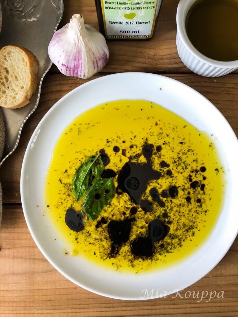 Olive oil dip with balsamic