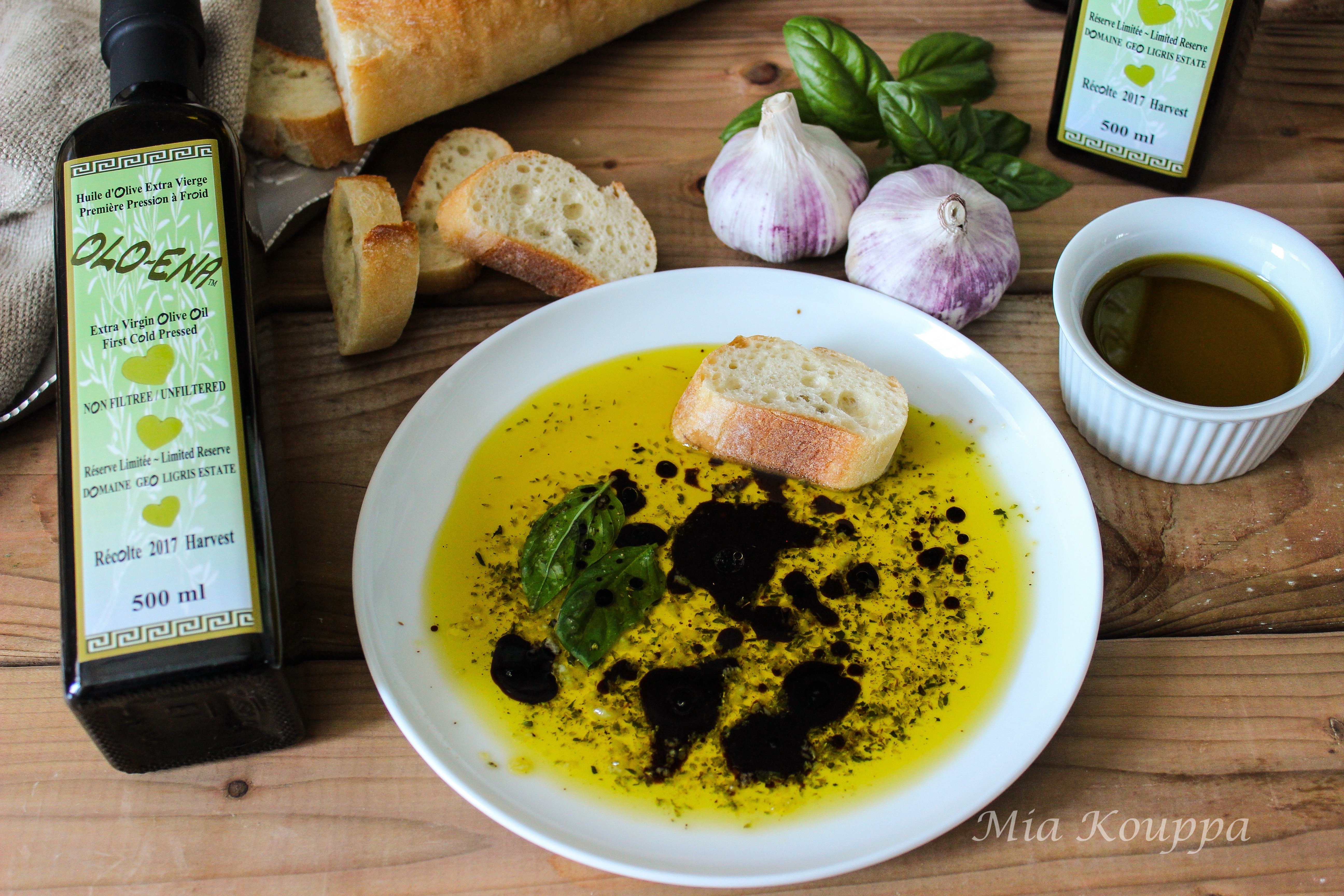 Olive oil dip with balsamic
