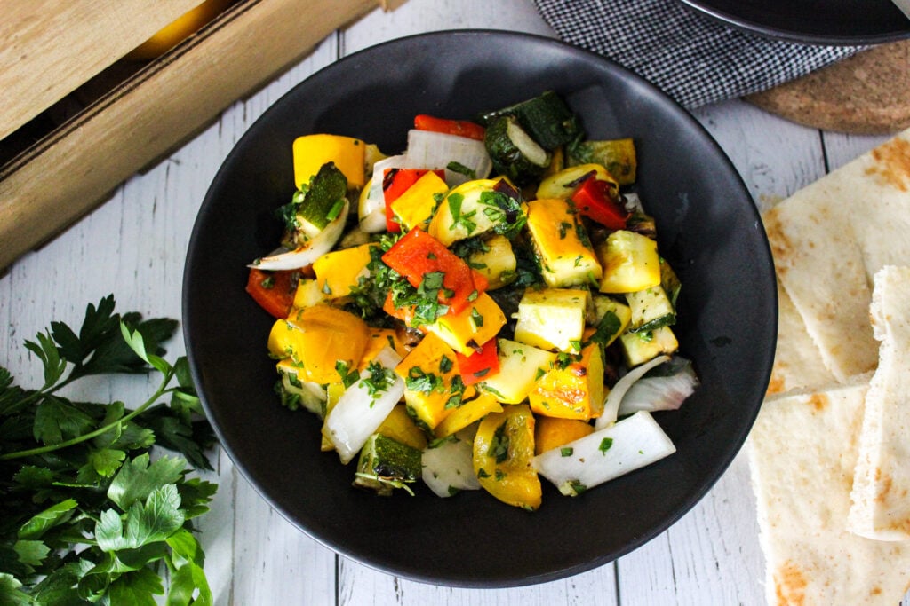 Grilled zucchini and bell pepper salad