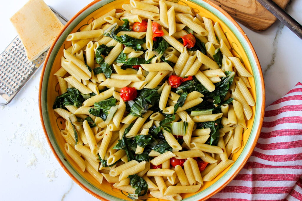 Pasta with Swiss chard and tomatoes
