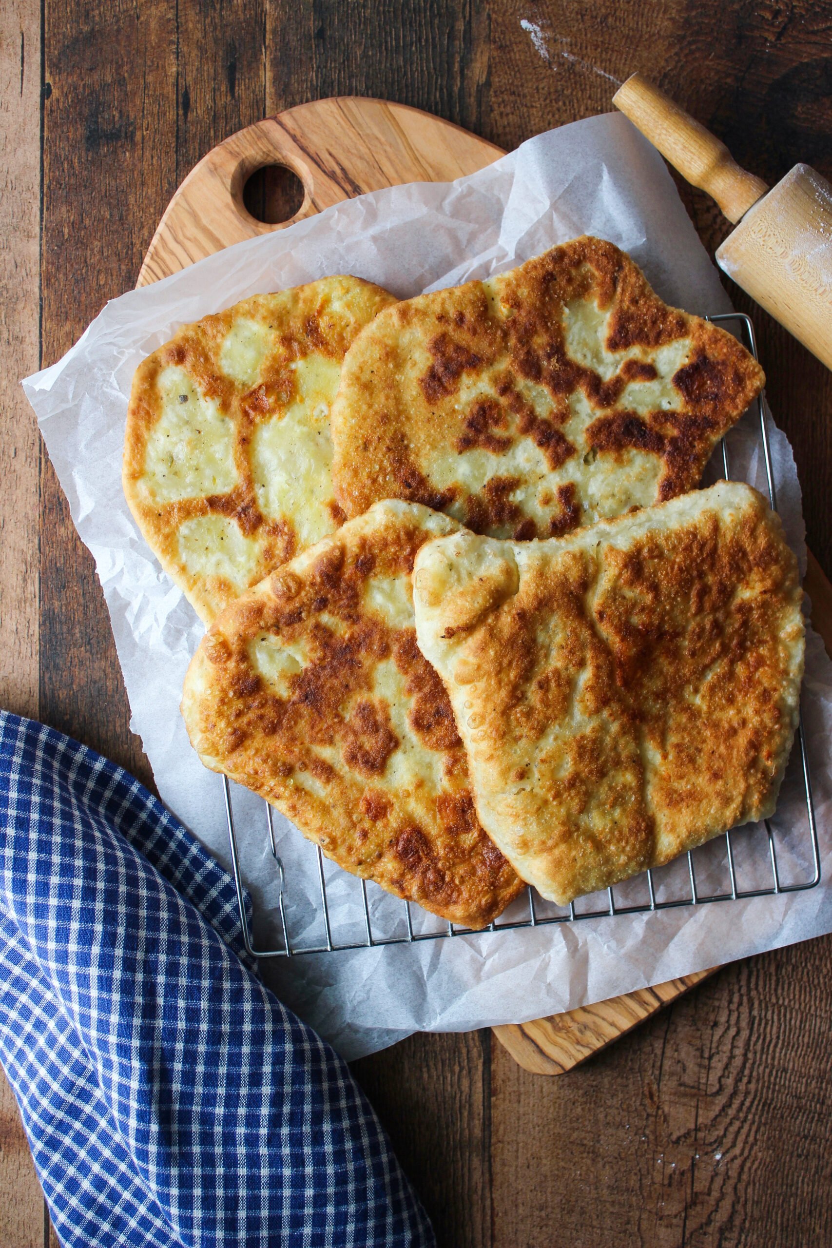 Tiganopsomo with feta