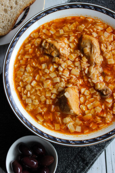 Hilopites with chicken