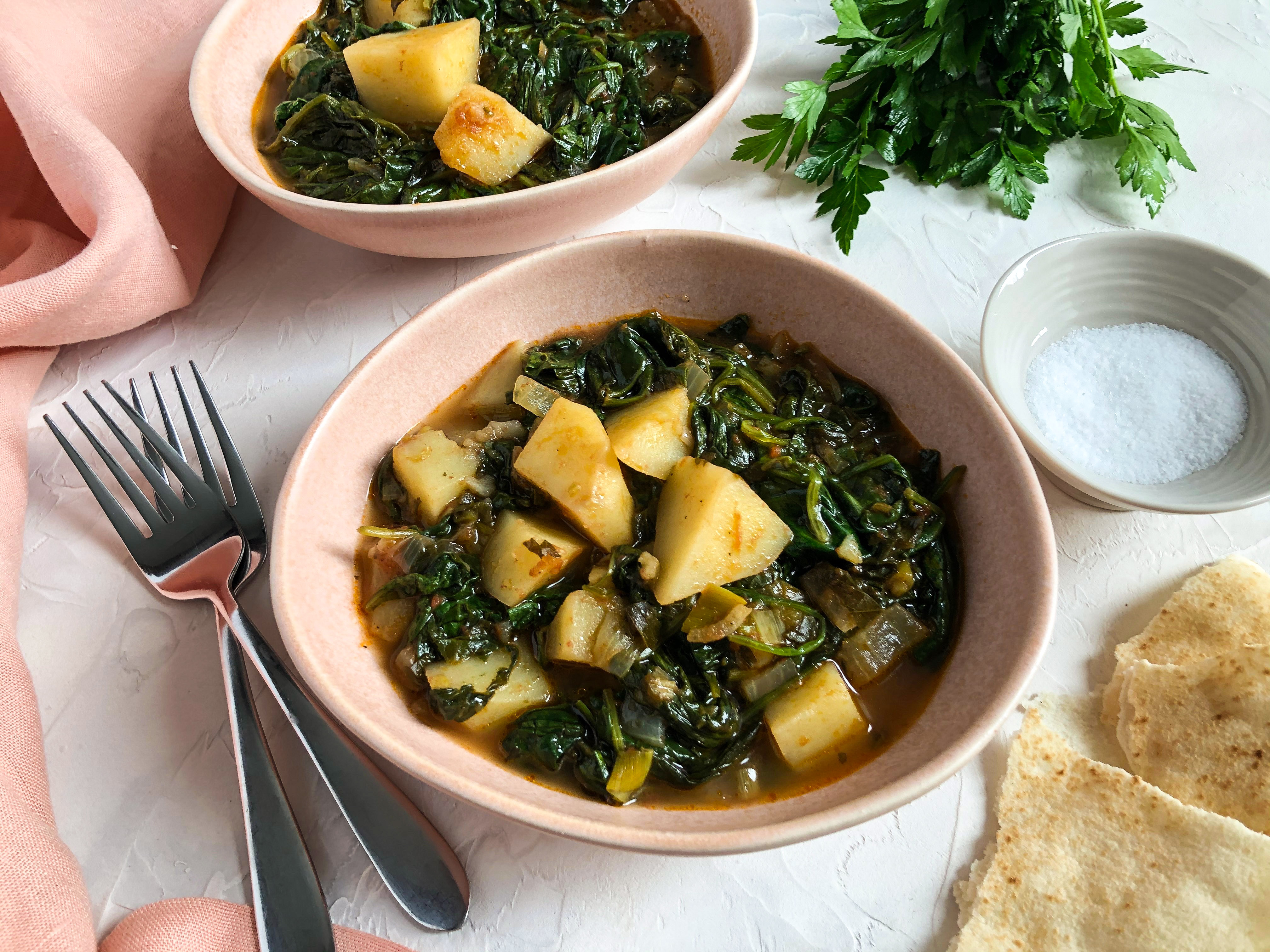Spinach and potato stew (Σπανάκι με πατάτες)