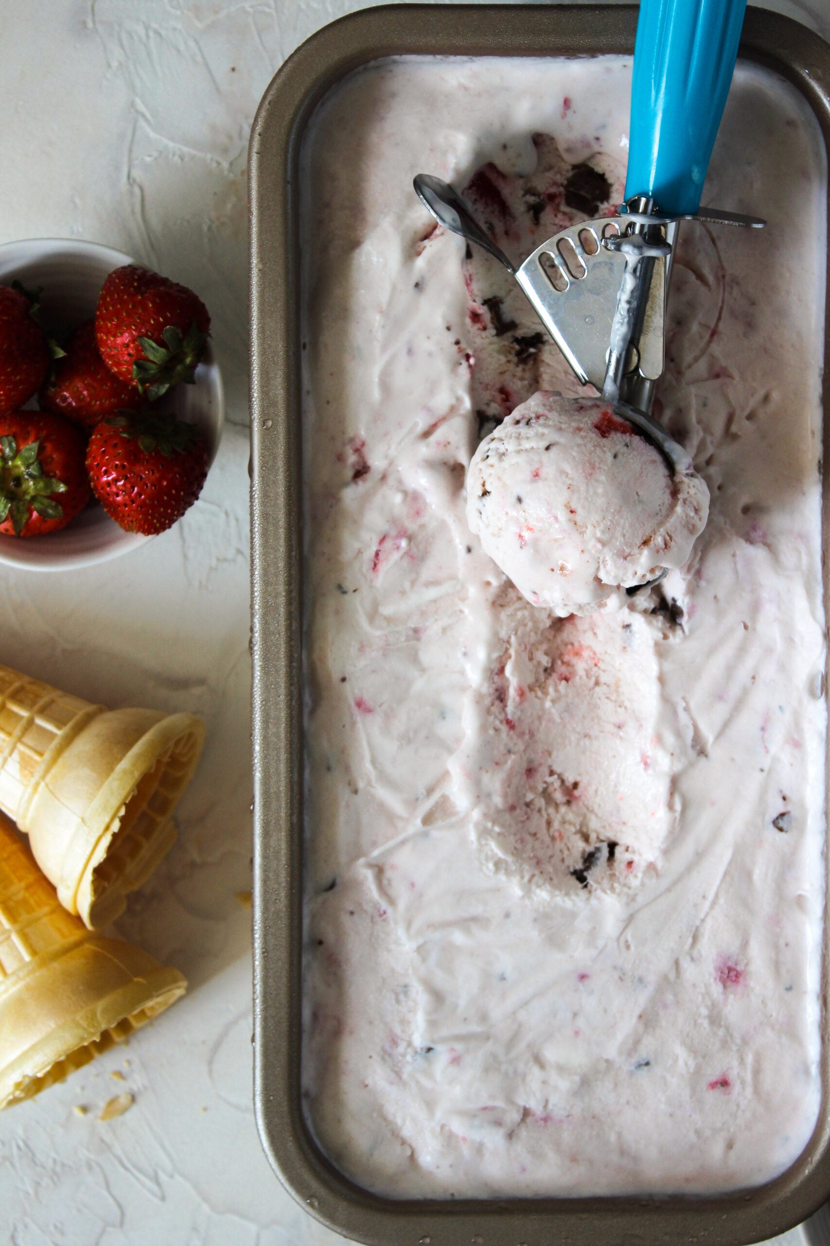 No-churn strawberry ice cream with chocolate chunks