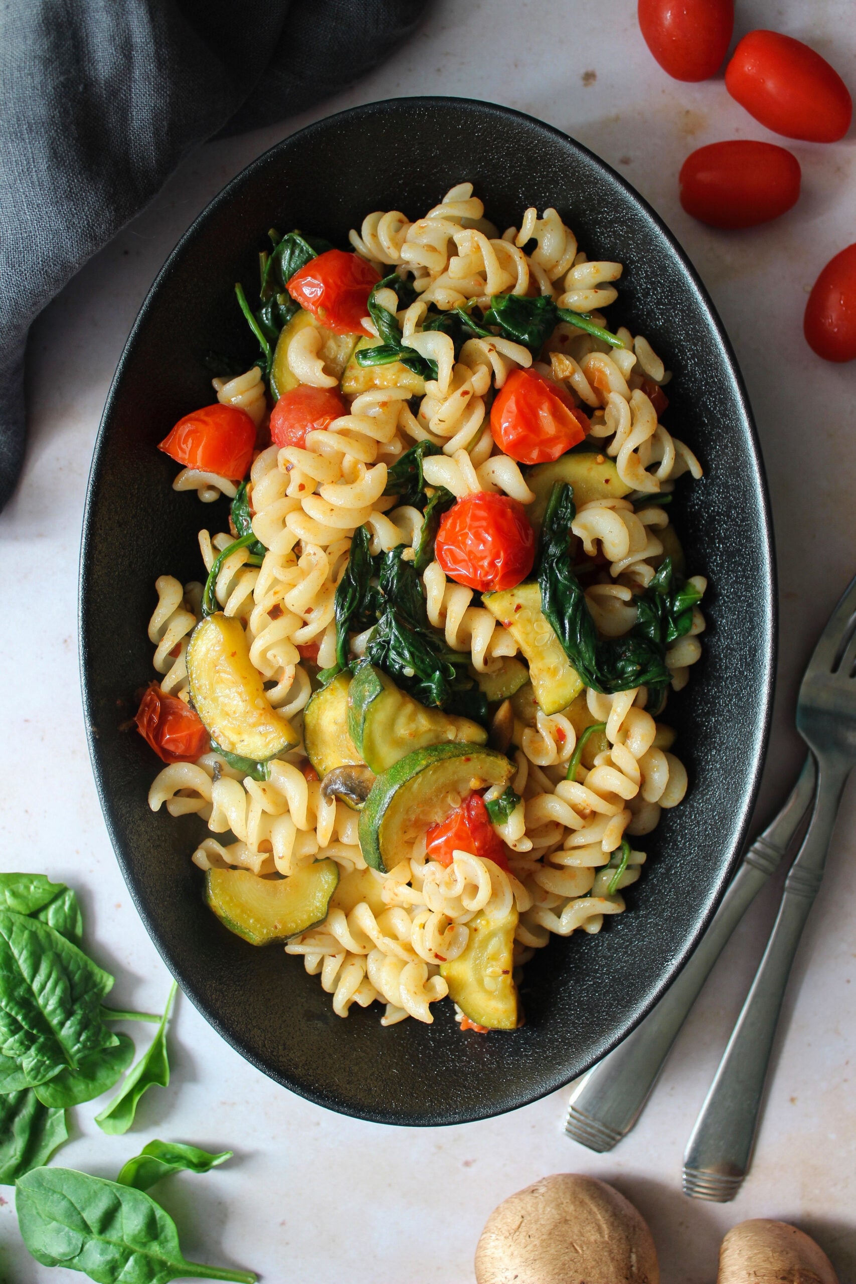 Gluten-free pasta with vegetables - Mia Kouppa