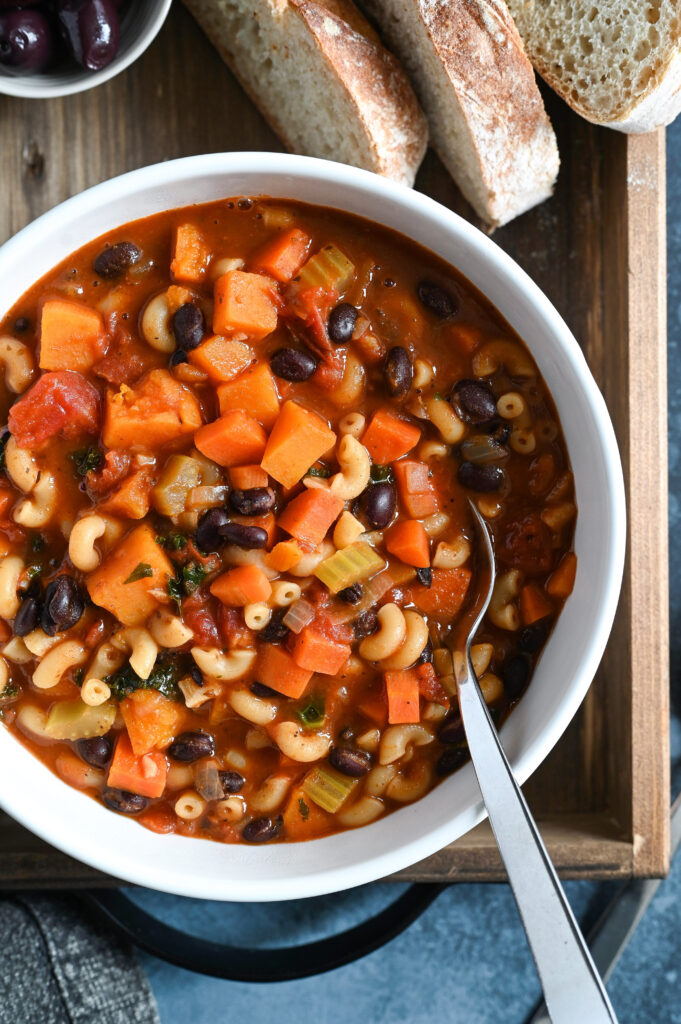 The easiest and best vegetable minestrone soup recipe with beans and pasta.