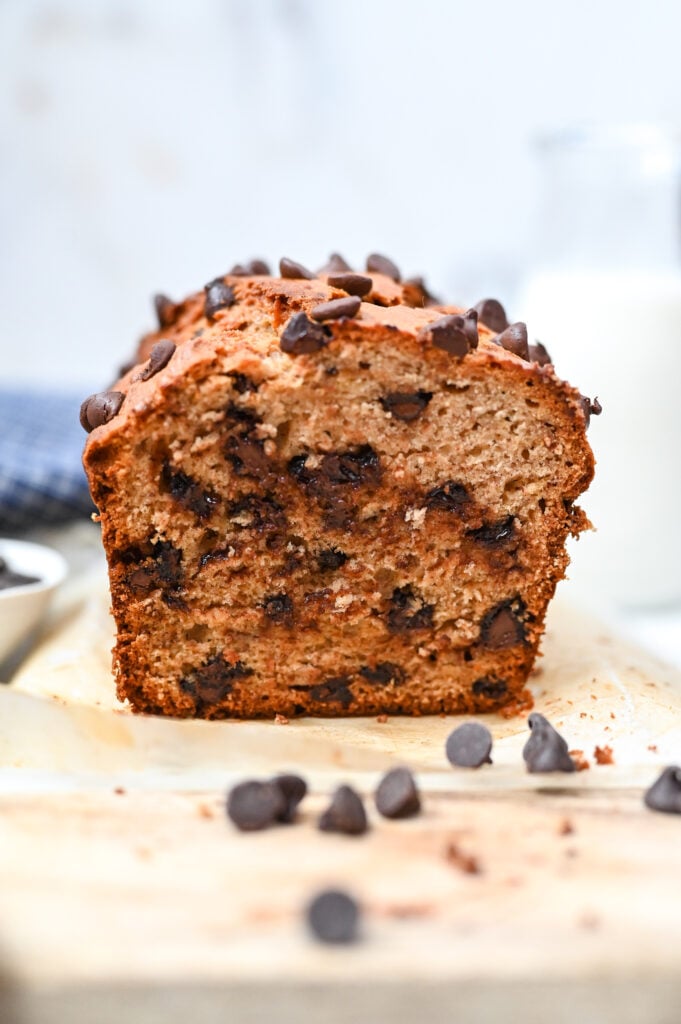The best chocolate chip banana bread, super moist and easy