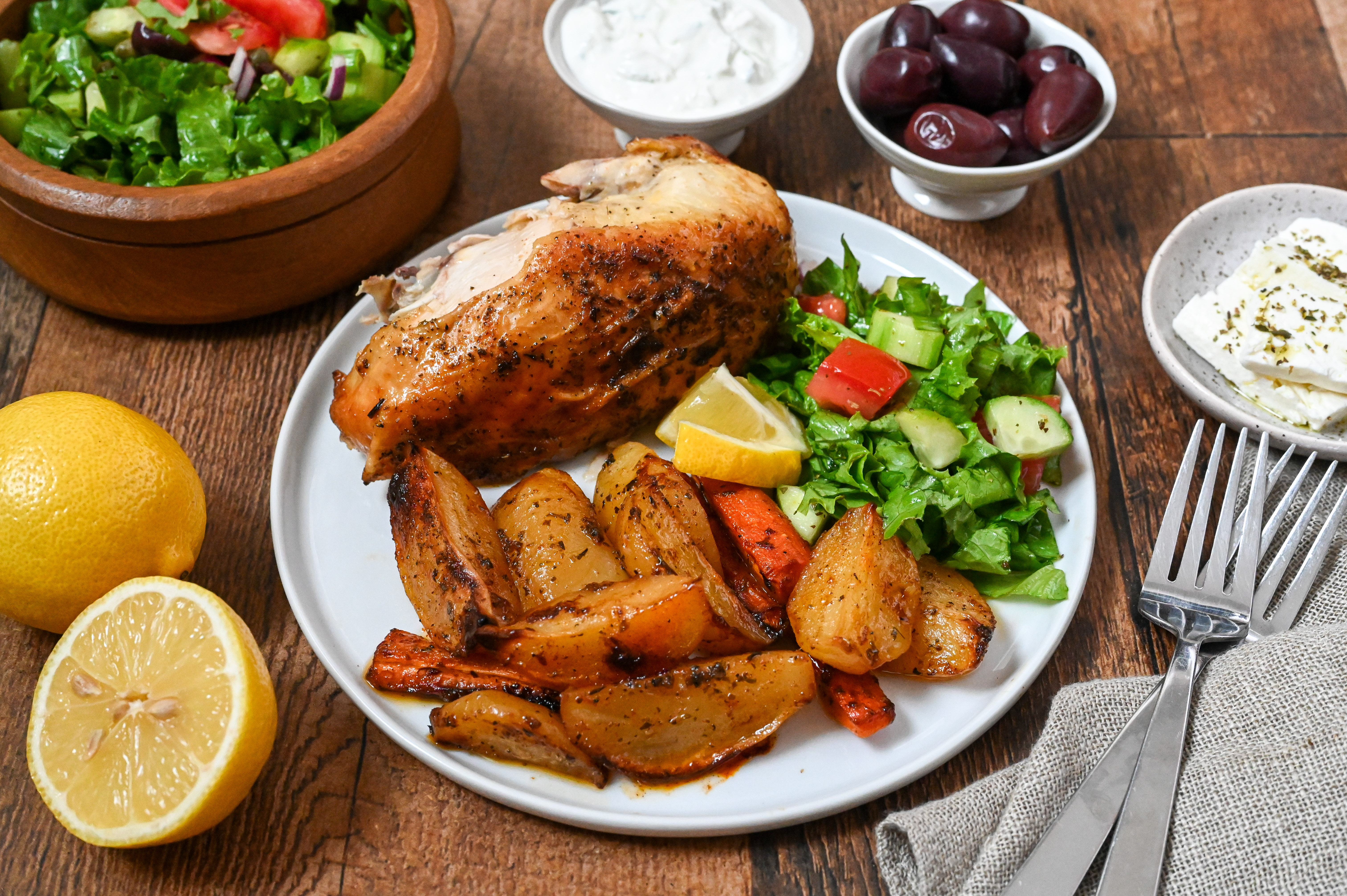 Roast chicken and Greek-style potatoes (Κοτόπουλο λεμονάτο με πατάτες)