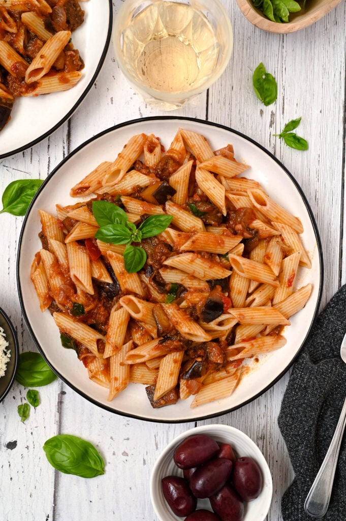 Eggplant tomato sauce with pasta is an easy and nutritious vegan meal!