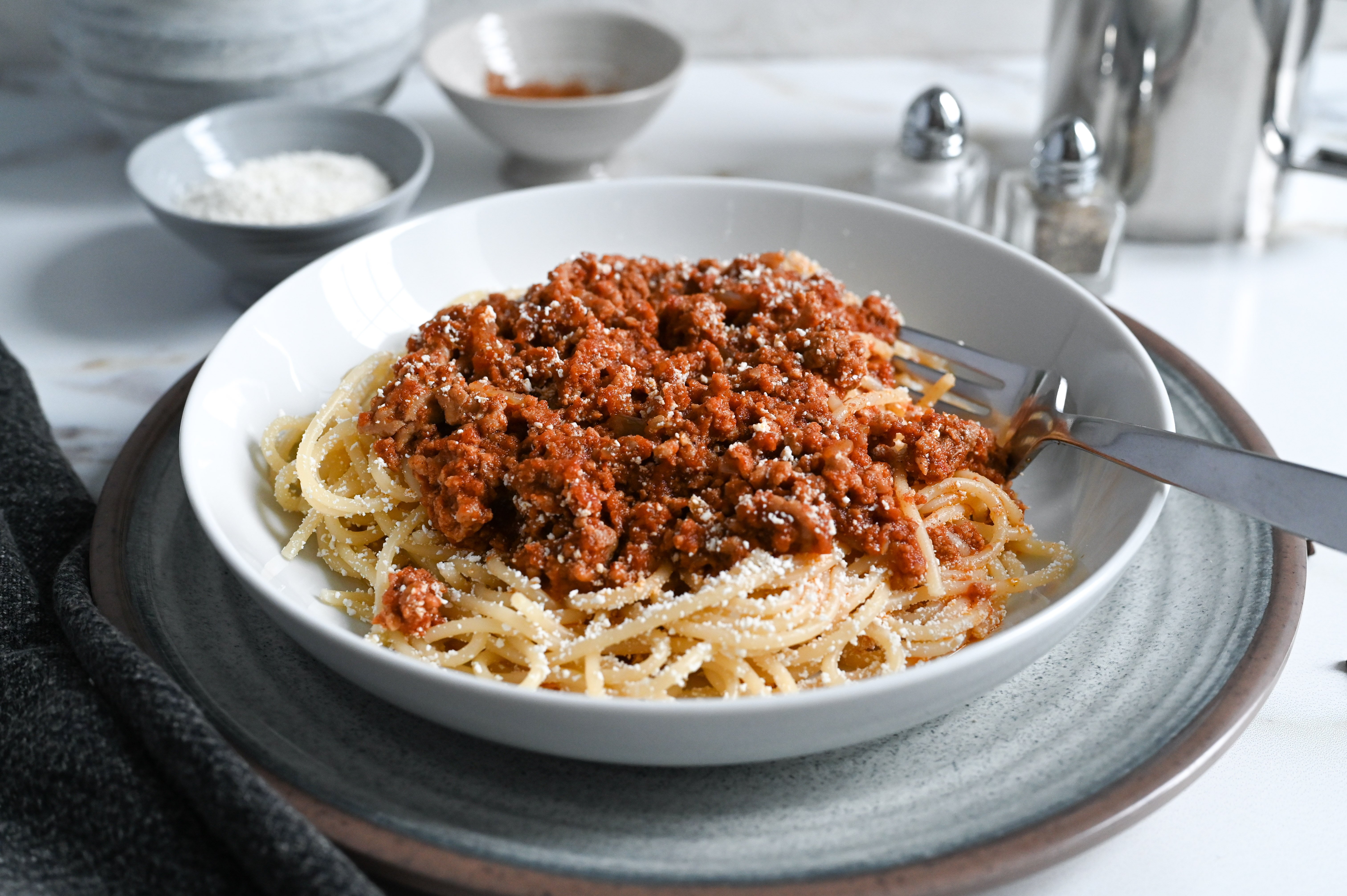 Spaghetti with meat sauce (Μακαρόνια με κιμά)