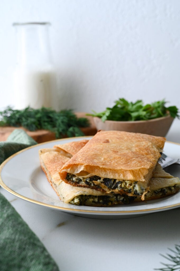 An amazing way to get all the flavour of spanakopita with our sheet pan spanakopita quesadilla.