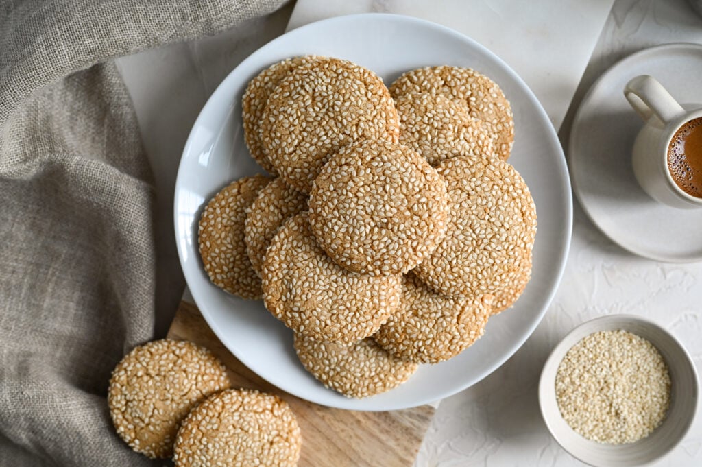 Simple, dairy-free, gluten-free and utterly delicious! Tahini honey cookies are our new favourites.