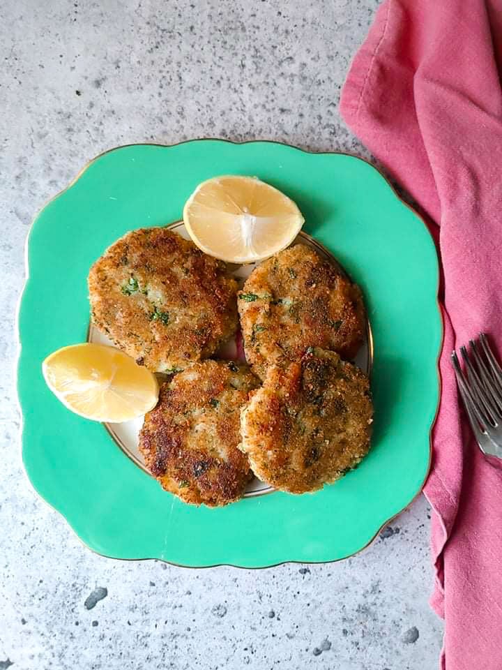 Incredibly flavourful fish cakes made with cod, potato and lots of fresh herbs.