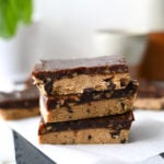 Vegan and healthy peanut butter date bars made with all natural ingredients.