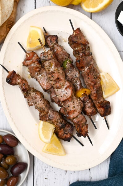 The best recipe for the most tender and flavourful pork souvlaki.