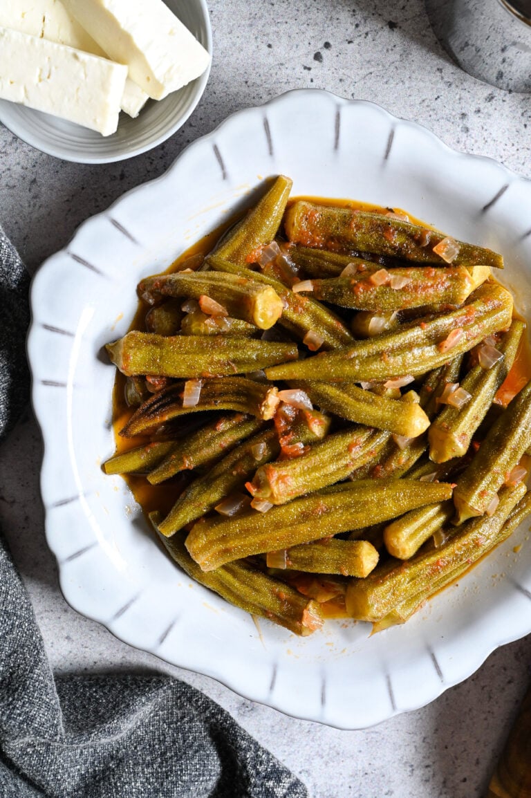Greek okra stewed in tomato sauce (Bamies latheres me domata)
