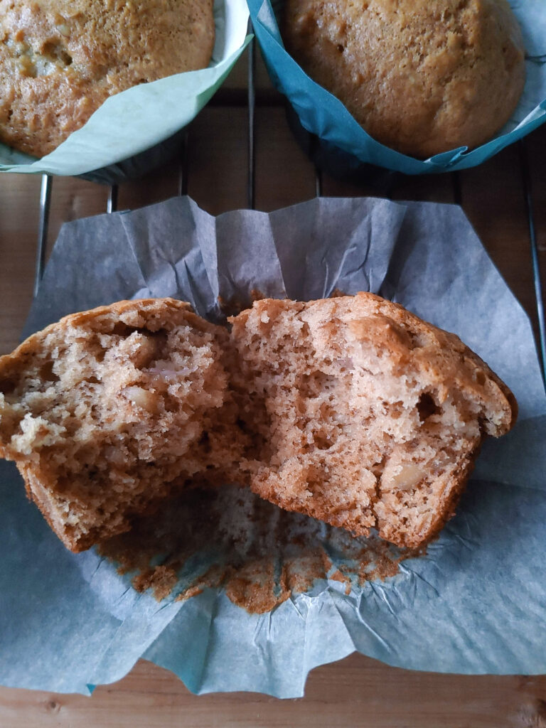 The best banana muffins that are easy to make.