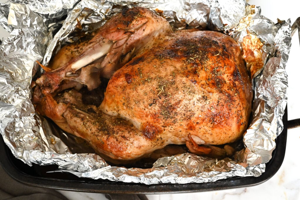 Learn how to make a delicious and easy roast turkey for Thanksgiving, or anytime!