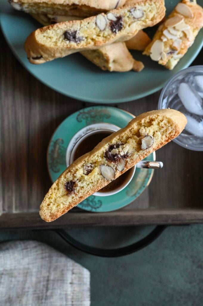 An easy Italian biscotti recipe with chocolate covered almonds.