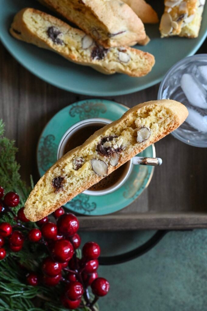 An easy Italian biscotti recipe with chocolate covered almonds.