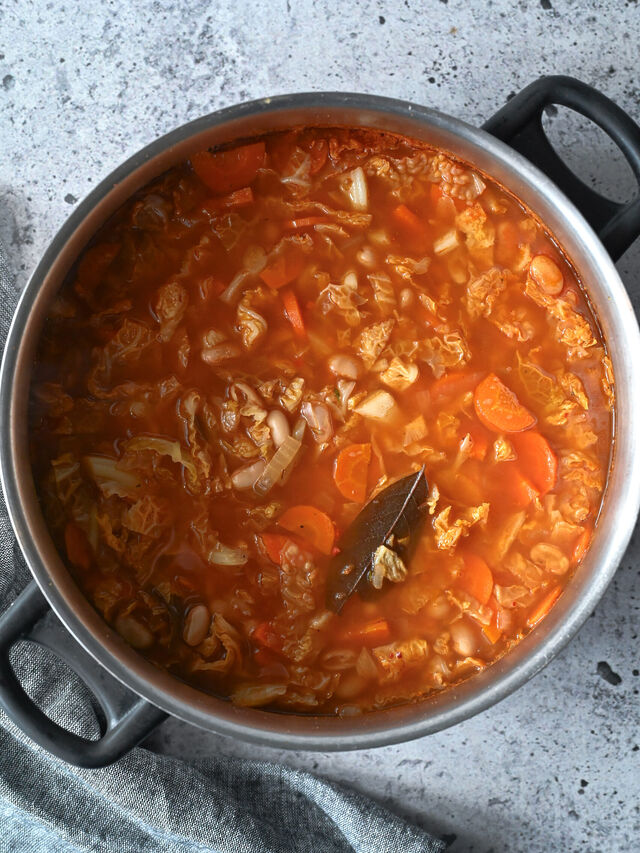 Easy Cabbage and Bean Soup