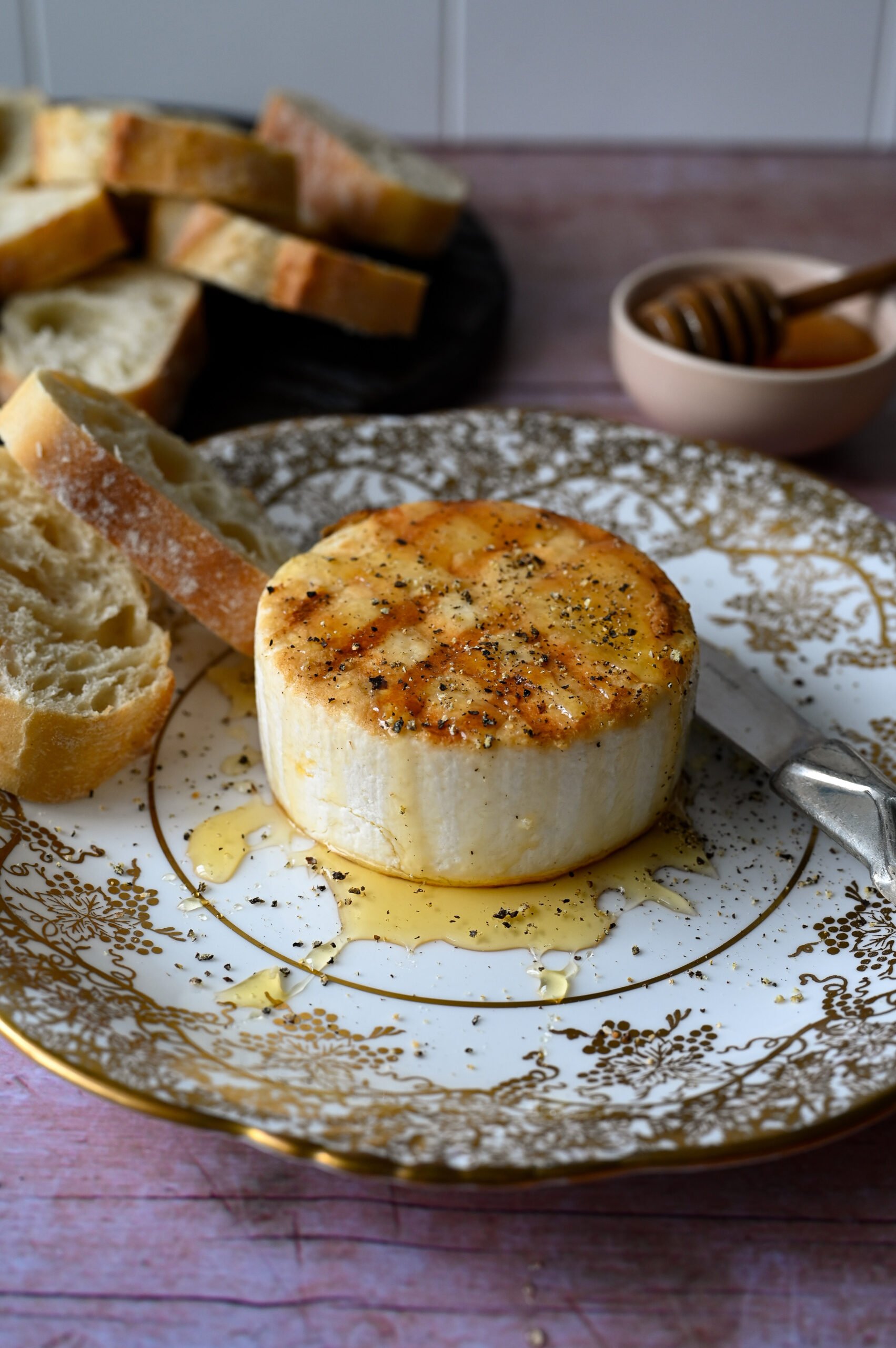 Grilled manouri cheese with honey Mia Kouppa