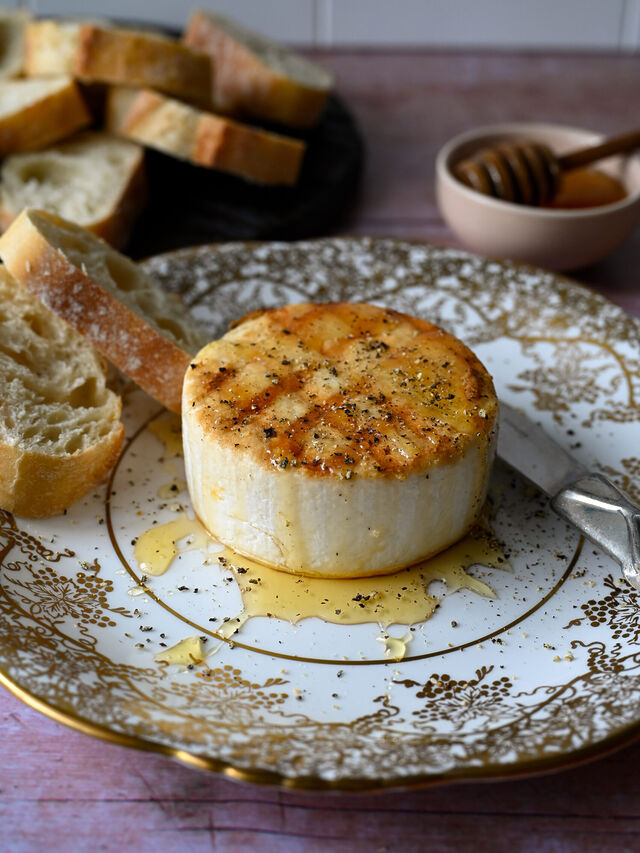 Grilled Manouri Cheese with Honey