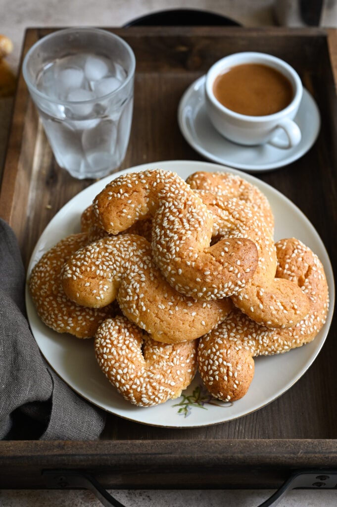 These easy Greek koulourakia cookies are made with 5 simple ingredients that you probably have on hand!