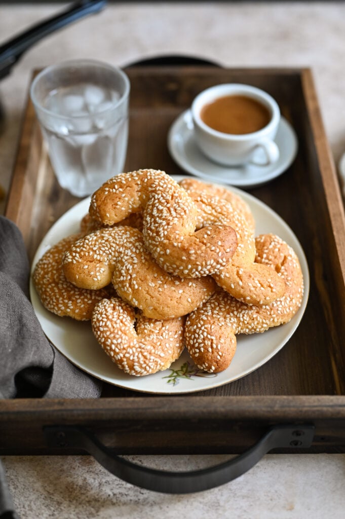 These easy Greek koulourakia cookies are made with 5 simple ingredients that you probably have on hand!