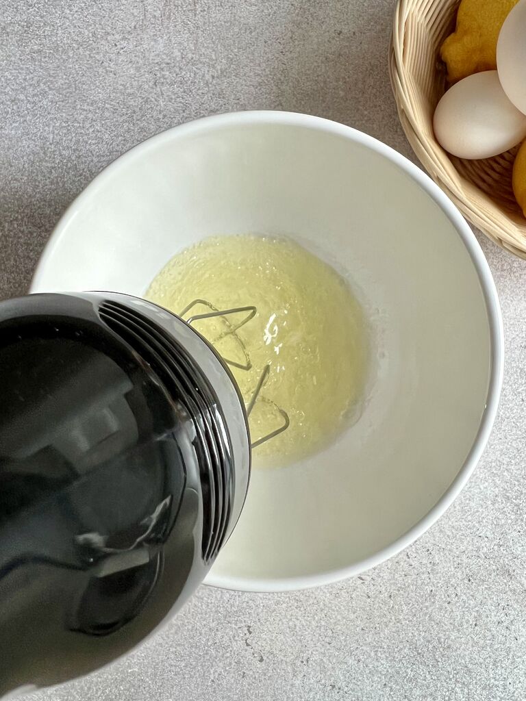 Frothing the egg whites