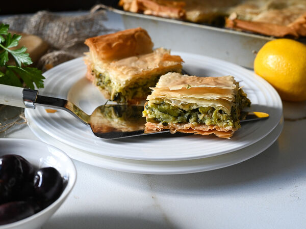 Greek zucchini pita with filo (Kolokithopita me filo)