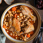 Greek chicken with chickpeas (Kota me revithia kokkinista)