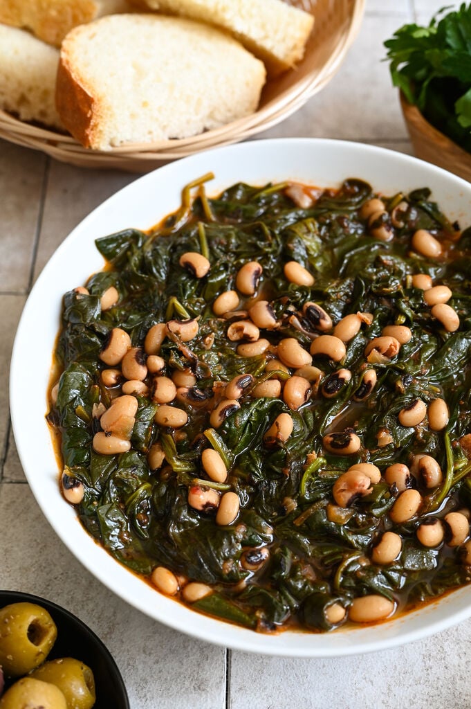 Black-eyed peas and spinach