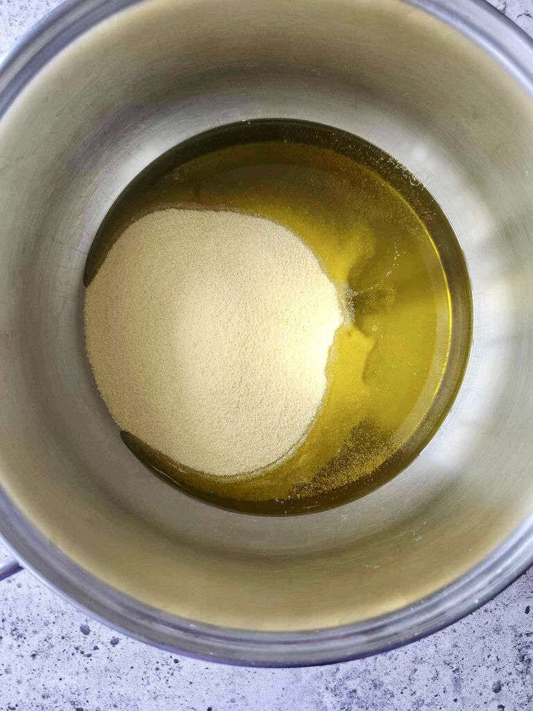olive oil and semolina in a saucepan