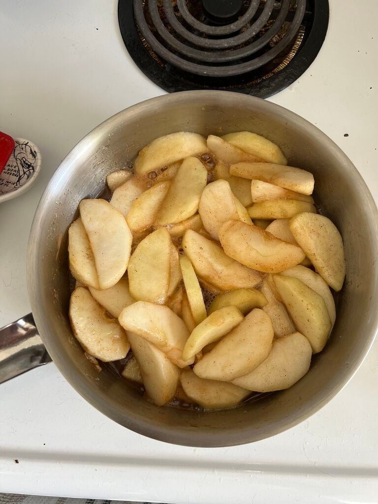 Cooking the apples.