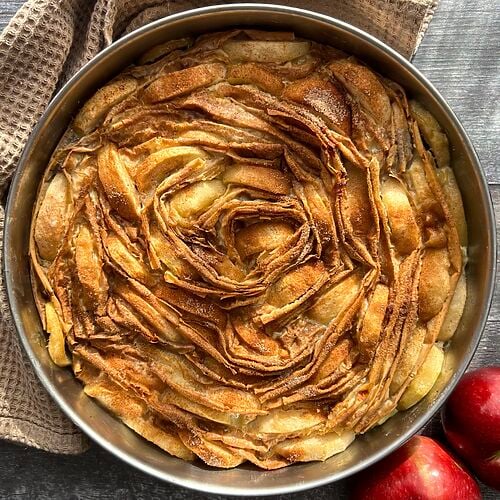 Apple pie flavoured soufra in a round stainless steel pan.