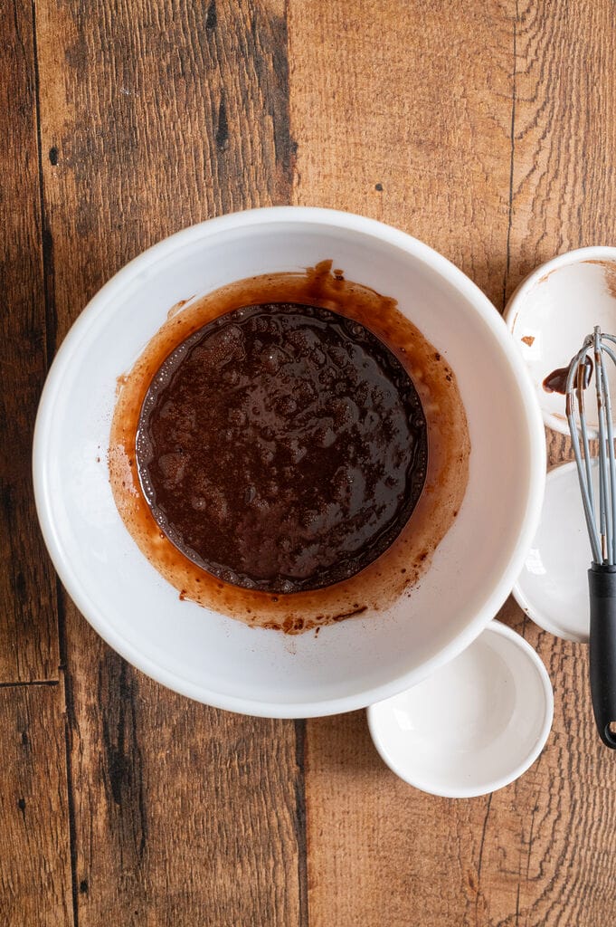 The chocolate sauce