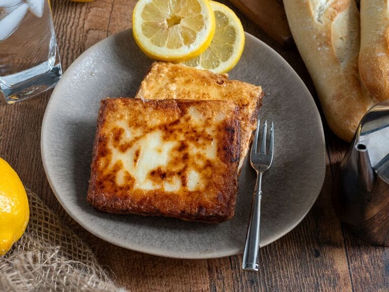 Greek Cheese Saganaki (Σαγανάκι)