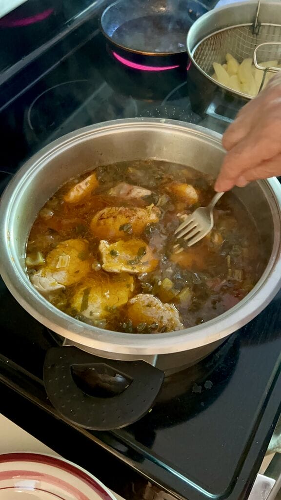 Adding the meat into the saucepot