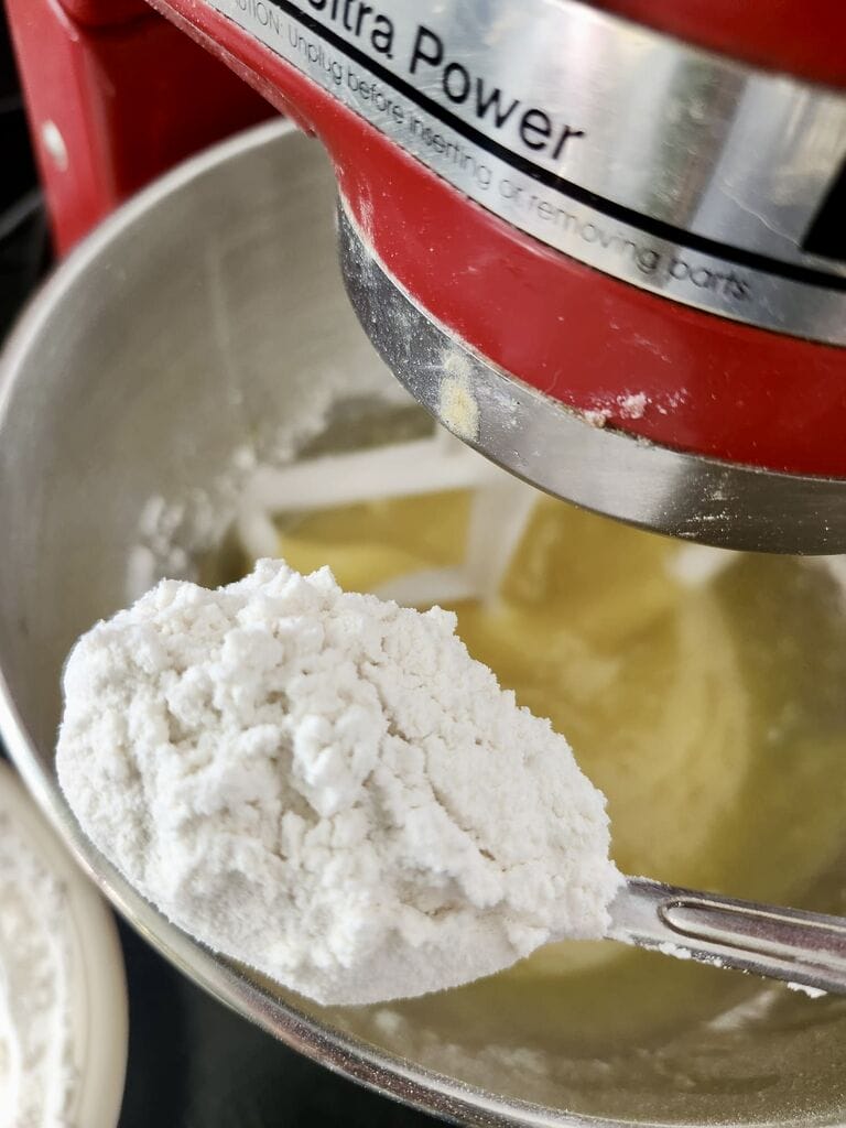 Adding the flour mixture.