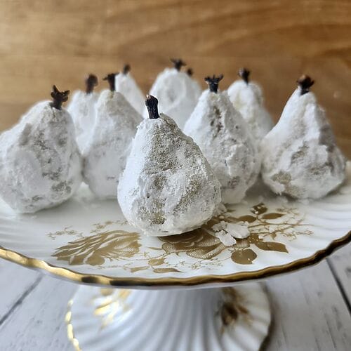The cookies lined up on a nice platter.