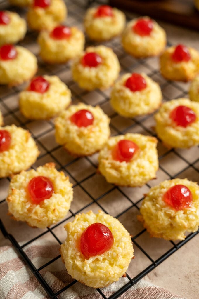The cookies on a baking rack.