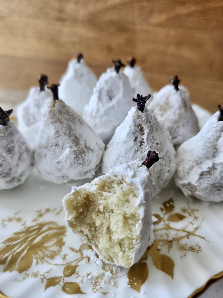 Showing what the cookie looks like in the inside.